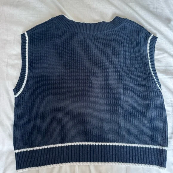 Jessica Simpson Dark Blue sweater vest Knit Top white trim Large preppy - Picture 5 of 6